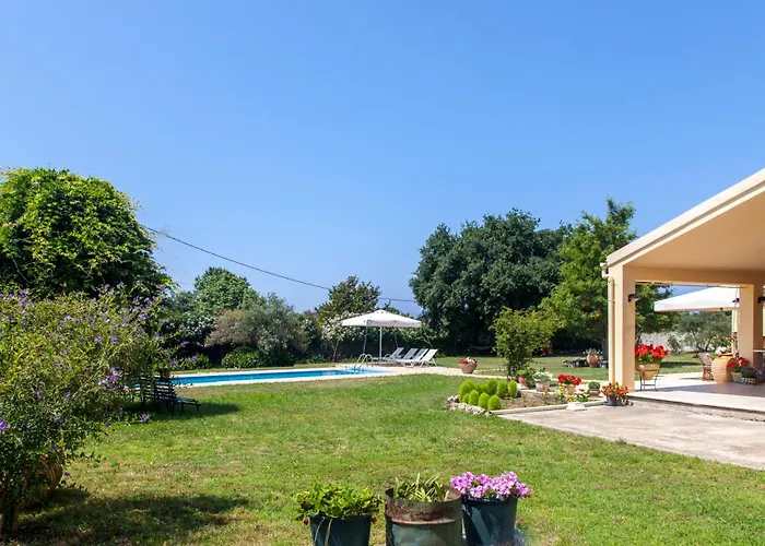 Gaia * Χαλικούνας